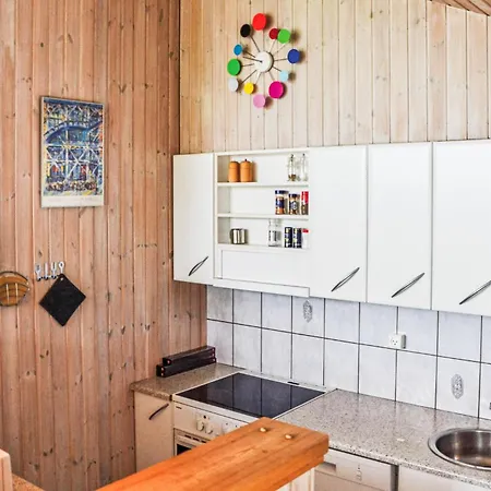 度假居 4 Bedroom Amazing In Lokken Gronhoj (Nordjylland)