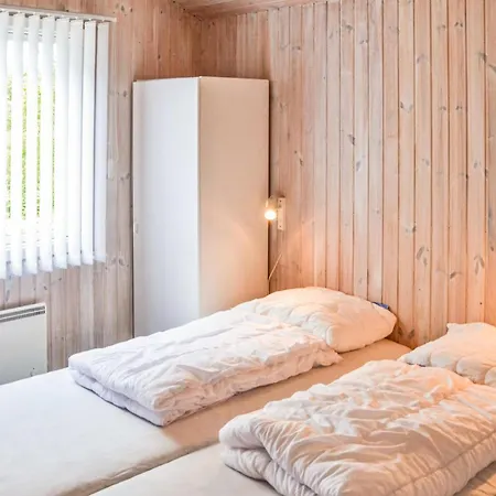 4 Bedroom Amazing In Lokken * Gronhoj (Nordjylland)