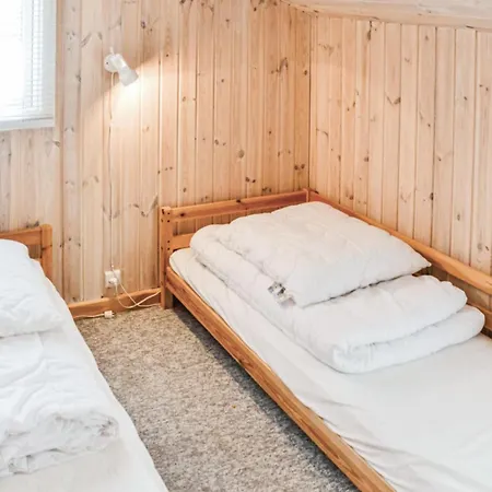 4 Bedroom Amazing In Lokken 度假居 *